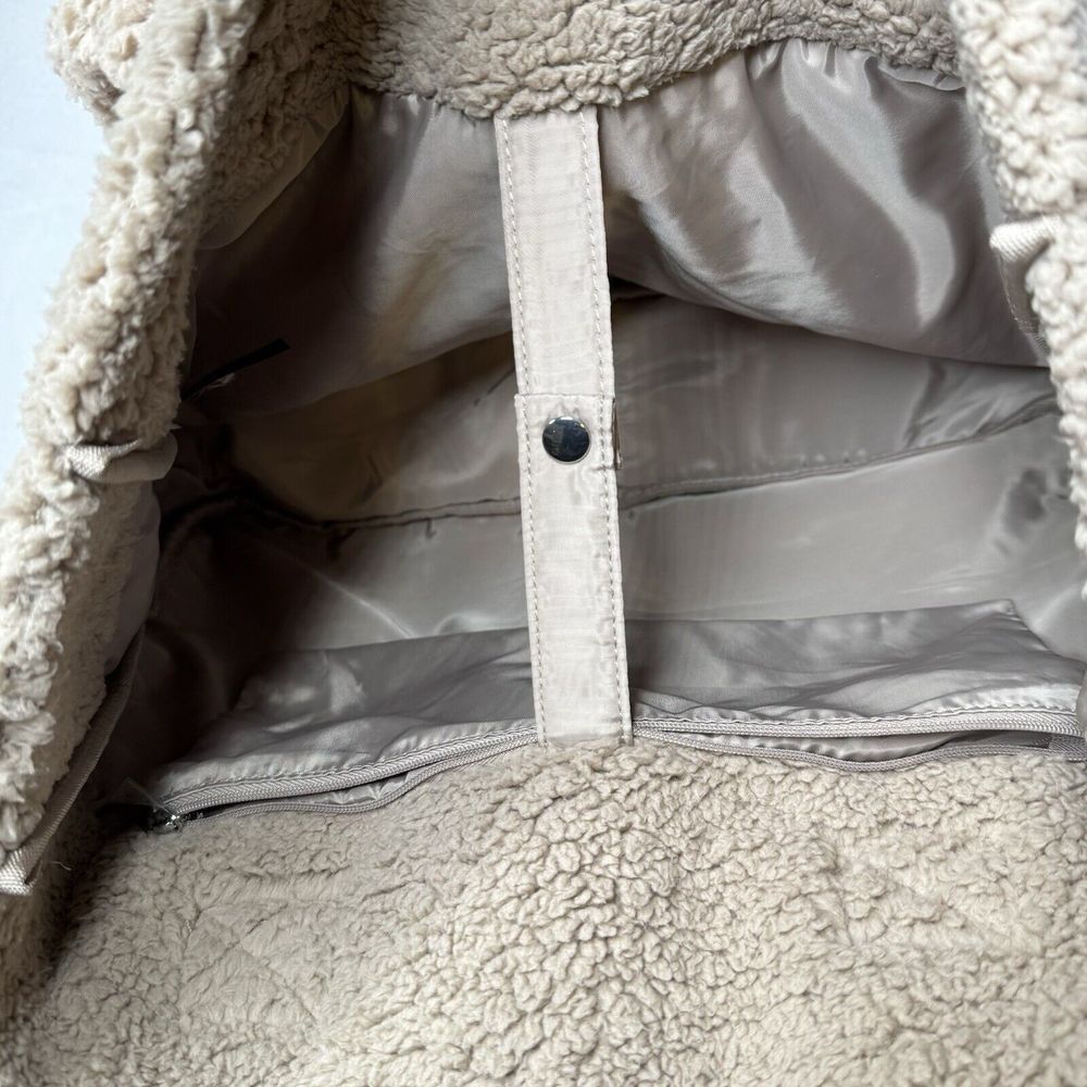 32 Degrees Heat NWT‎ Sherpa Fleece Tote Bag Taupe/Tan Snap Closure - Picture 11 of 12
